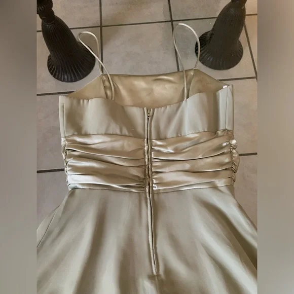 Sage Green F.I.E.S.T.A Dress - Picture 6 of 10